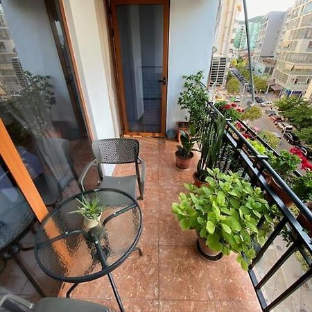 Mimosa'S Apartment With Lovely Balcony Tirana Buitenkant foto